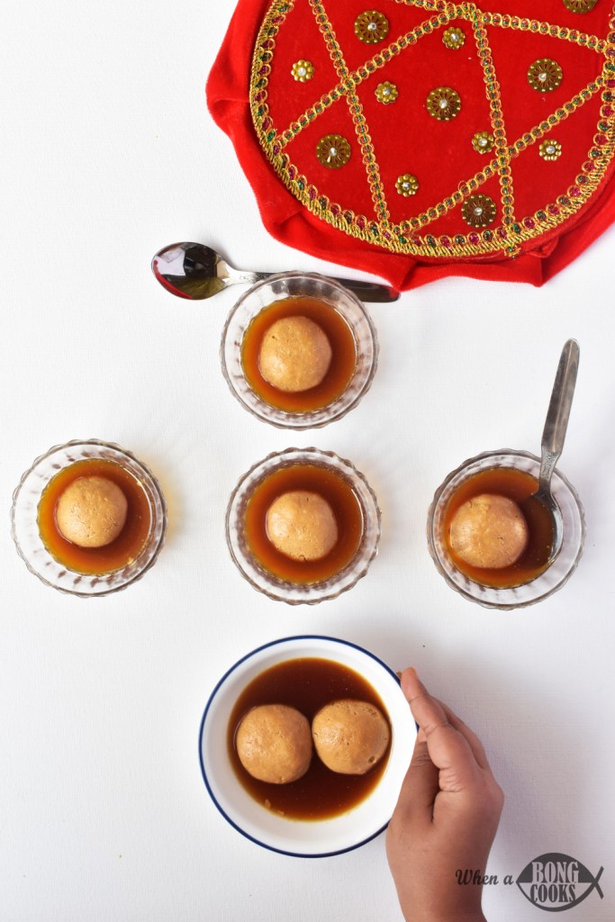 Nolen Gurer Rosogolla / Patali Gurer Rosogolla